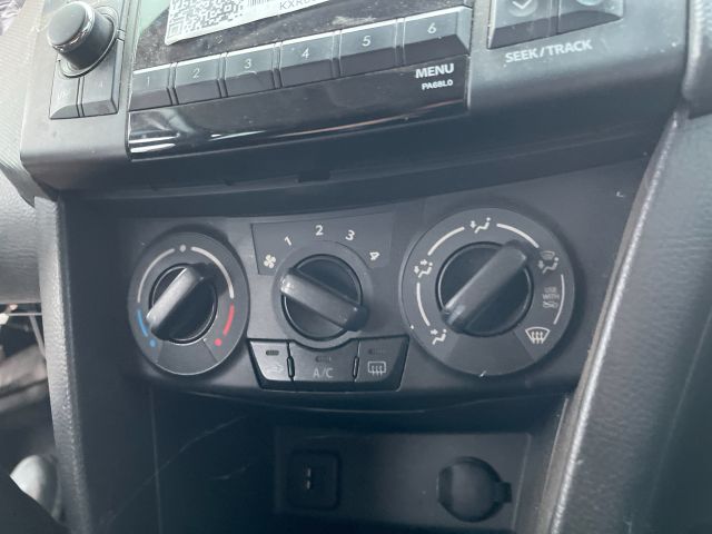 bontott SUZUKI SWIFT IV Fűtéskapcsoló (manuális klímás)