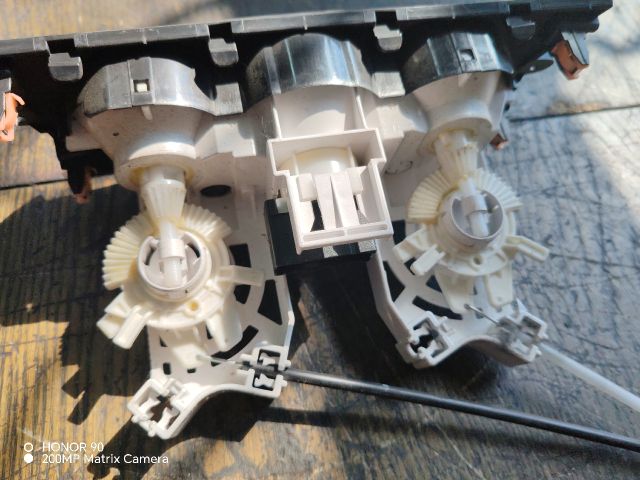 bontott SUZUKI SWIFT IV Fűtéskapcsoló (Nem klímás)