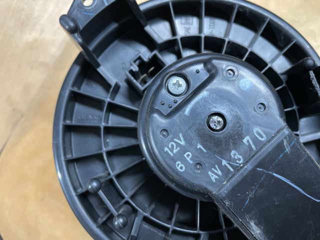 bontott SUZUKI SWIFT IV Fűtőmotor (Klímás)