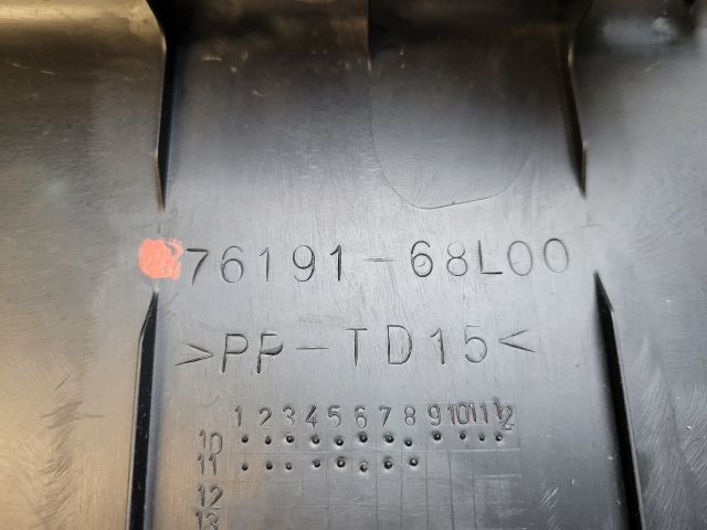 bontott SUZUKI SWIFT IV Hátfal Burkolat