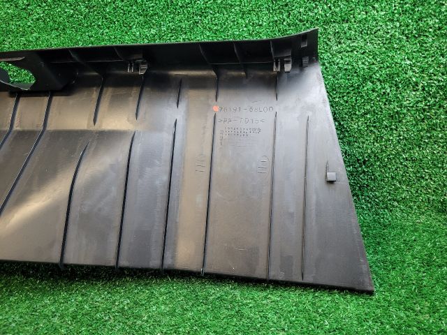 bontott SUZUKI SWIFT IV Hátfal Burkolat