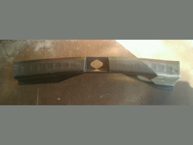 bontott SUZUKI SWIFT IV Hátfal Burkolat