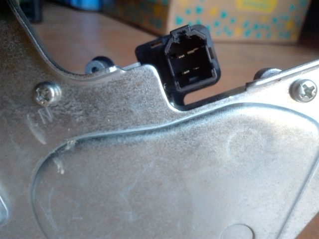 bontott SUZUKI SWIFT IV Hátsó Ablaktörlő Motor