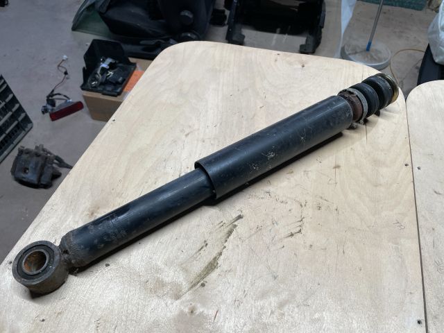 bontott SUZUKI SWIFT IV Hátsó Lengéscsillapító (Pozíciófüggetlen)