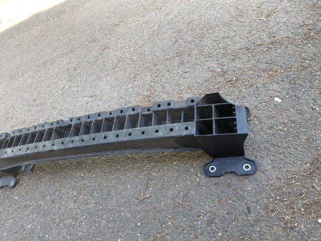 bontott SUZUKI SWIFT IV Hátsó Lökhárító Merevítő (Fém)