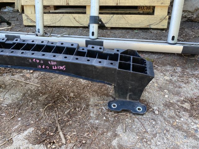 bontott SUZUKI SWIFT IV Hátsó Lökhárító Merevítő (Fém)