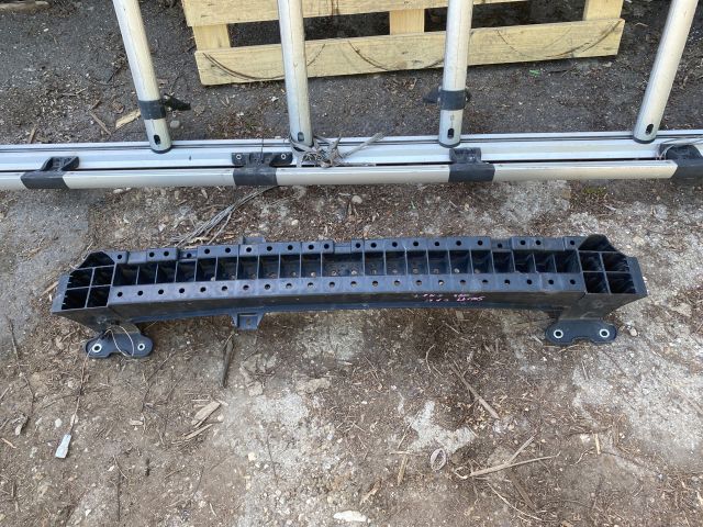 bontott SUZUKI SWIFT IV Hátsó Lökhárító Merevítő (Fém)