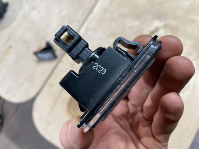 bontott SUZUKI SWIFT IV Hátsó Rendszámtábla Világítás