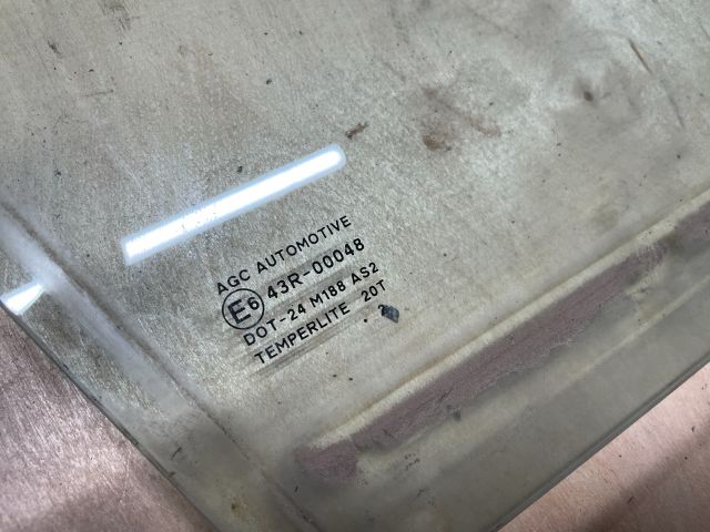 bontott SUZUKI SWIFT IV Jobb első Ablak