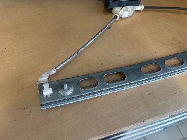 bontott SUZUKI SWIFT IV Jobb első Ablakemelő Szerkezet (Elektromos)