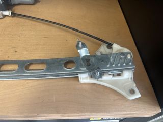 bontott SUZUKI SWIFT IV Jobb első Ablakemelő Szerkezet (Elektromos)