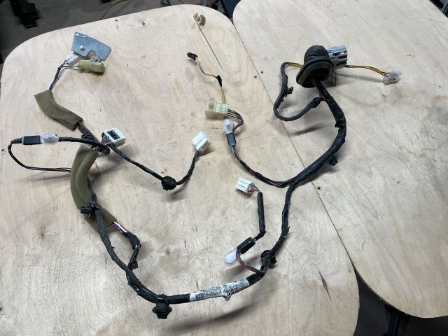 bontott SUZUKI SWIFT IV Jobb első Ajtó Kábelköteg