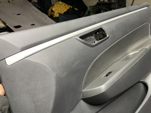 bontott SUZUKI SWIFT IV Jobb első Ajtó Kárpit