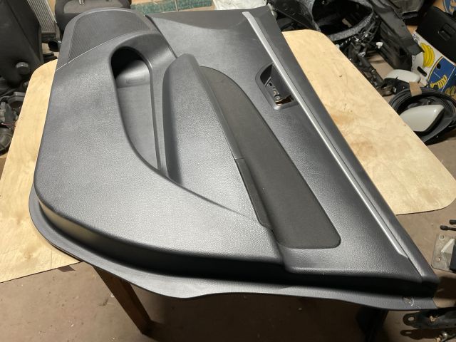 bontott SUZUKI SWIFT IV Jobb első Ajtó Kárpit