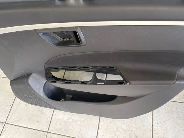 bontott SUZUKI SWIFT IV Jobb első Ajtó Kárpit