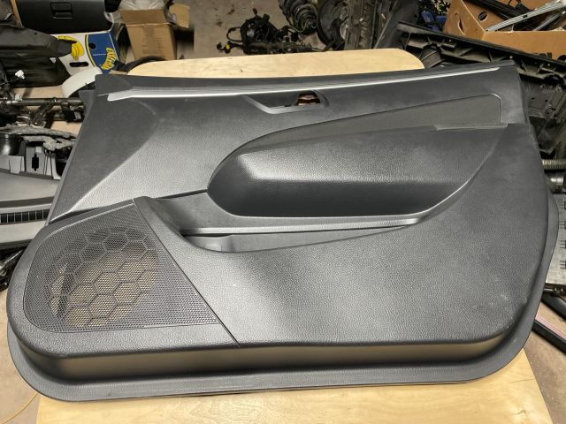 bontott SUZUKI SWIFT IV Jobb első Ajtó Kárpit