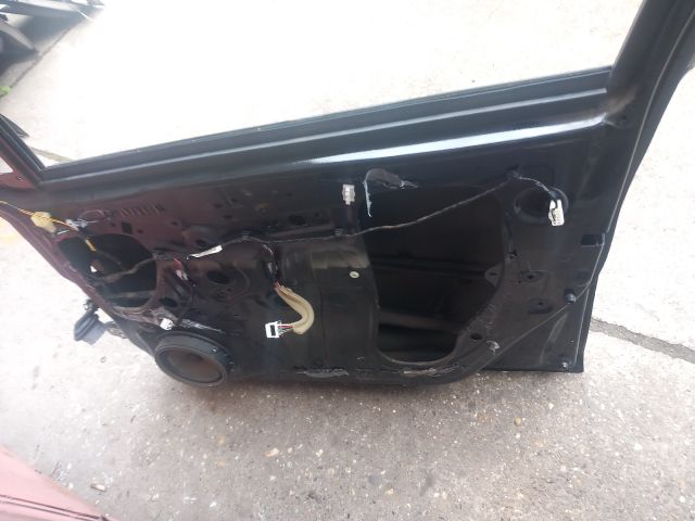 bontott SUZUKI SWIFT IV Jobb első Ajtó (Üres lemez)