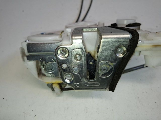 bontott SUZUKI SWIFT IV Jobb első Ajtózár