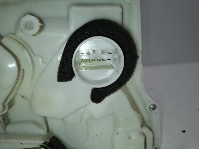 bontott SUZUKI SWIFT IV Jobb első Ajtózár