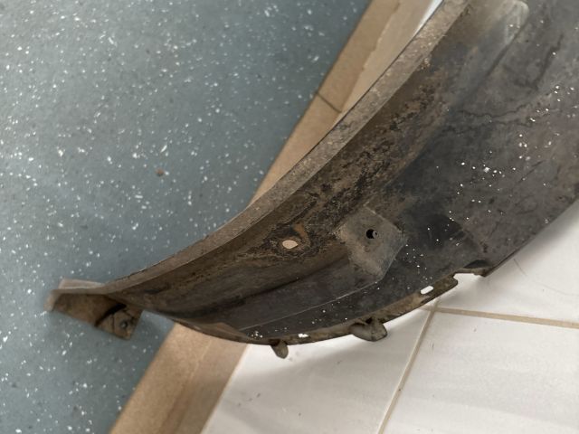 bontott SUZUKI SWIFT IV Jobb első Dobbetét (Kerékjárati, Műanyag)