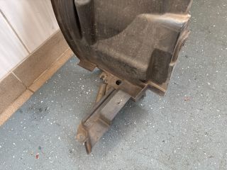 bontott SUZUKI SWIFT IV Jobb első Dobbetét (Kerékjárati, Műanyag)