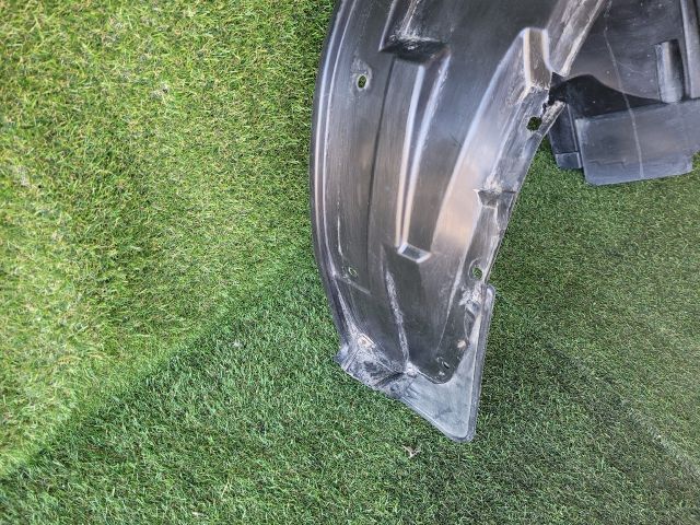 bontott SUZUKI SWIFT IV Jobb első Dobbetét (Kerékjárati, Műanyag)