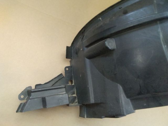 bontott SUZUKI SWIFT IV Jobb első Dobbetét (Kerékjárati, Műanyag)