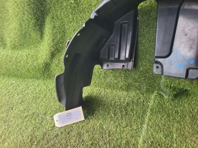 bontott SUZUKI SWIFT IV Jobb első Dobbetét (Kerékjárati, Műanyag)