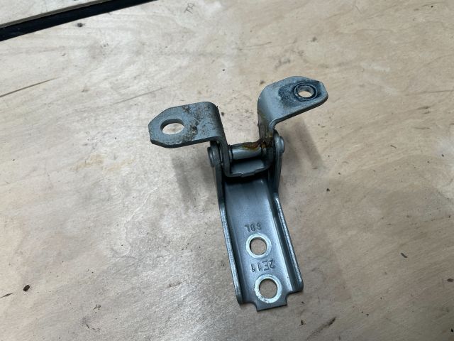 bontott SUZUKI SWIFT IV Jobb első Felső Zsanér