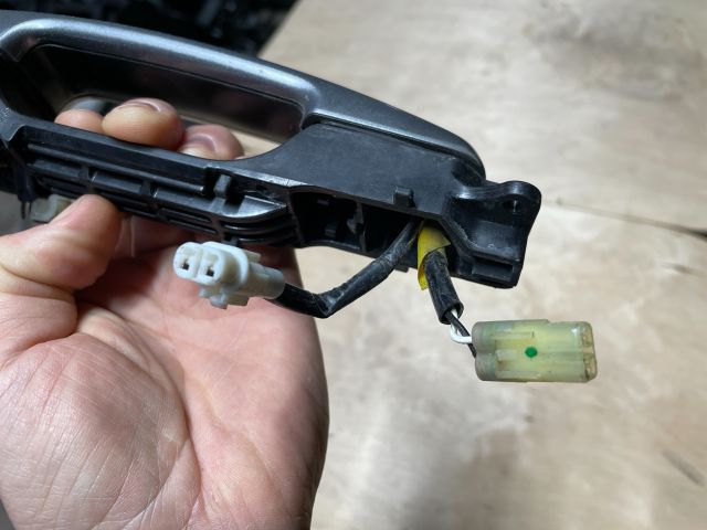 bontott SUZUKI SWIFT IV Jobb első Külső Kilincs