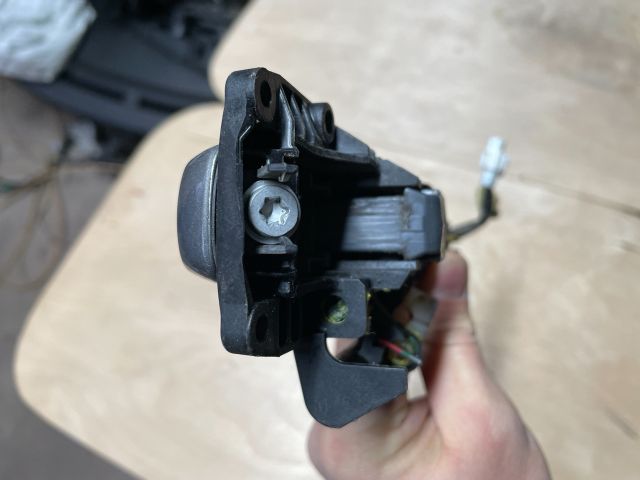 bontott SUZUKI SWIFT IV Jobb első Külső Kilincs