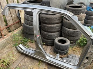 bontott SUZUKI SWIFT IV Jobb első Negyed Karosszéria Csomag