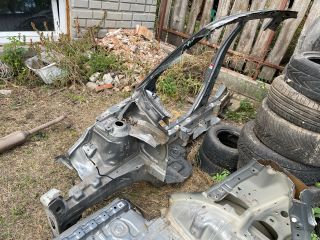 bontott SUZUKI SWIFT IV Jobb első Negyed Karosszéria Csomag