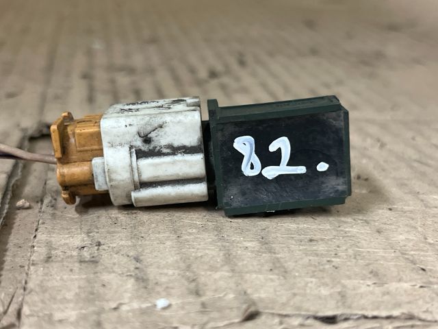 bontott SUZUKI SWIFT IV Jobb első Oldal Ütközés Érzékelő