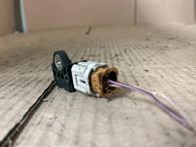 bontott SUZUKI SWIFT IV Jobb első Oldal Ütközés Érzékelő