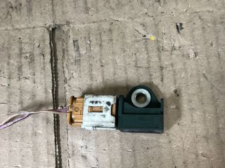 bontott SUZUKI SWIFT IV Jobb első Oldal Ütközés Érzékelő