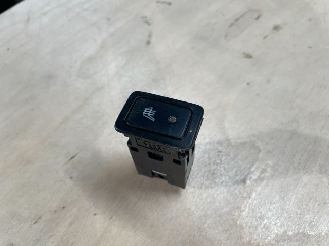 bontott SUZUKI SWIFT IV Jobb első Ülésfűtés Kapcsoló