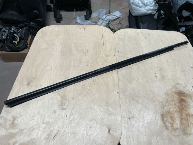 bontott SUZUKI SWIFT IV Jobb első Vízlehúzó Gumicsík