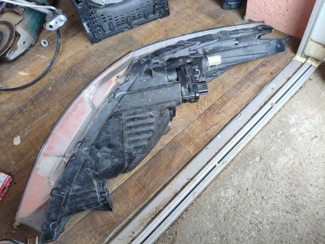 bontott SUZUKI SWIFT IV Jobb Fényszóró