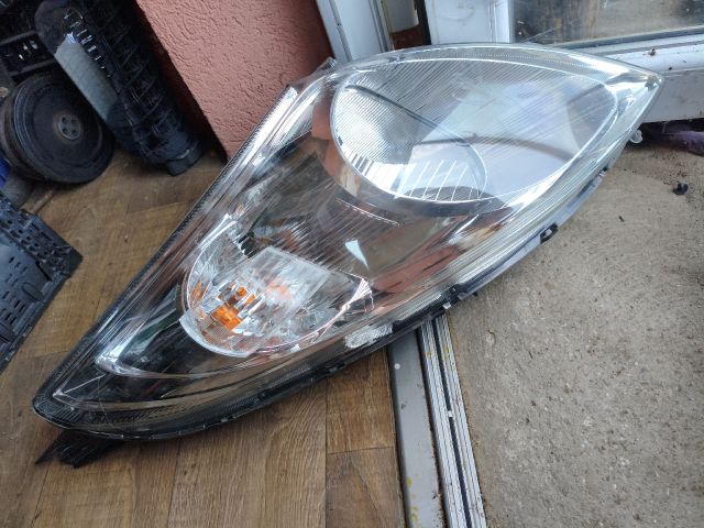 bontott SUZUKI SWIFT IV Jobb Fényszóró