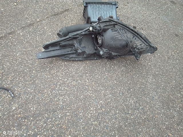 bontott SUZUKI SWIFT IV Jobb Fényszóró