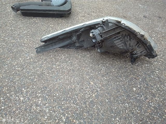 bontott SUZUKI SWIFT IV Jobb Fényszóró