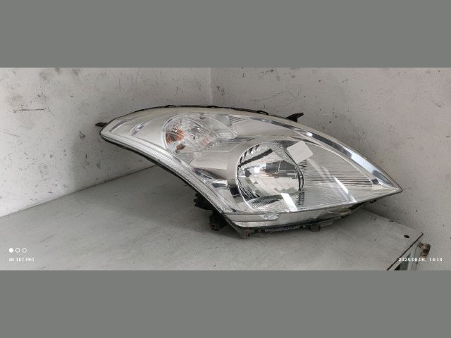 bontott SUZUKI SWIFT IV Jobb Fényszóró