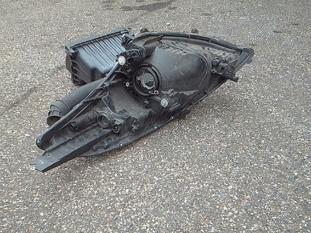 bontott SUZUKI SWIFT IV Jobb Fényszóró