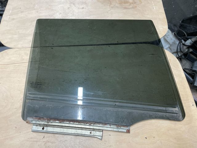 bontott SUZUKI SWIFT IV Jobb hátsó Ablak