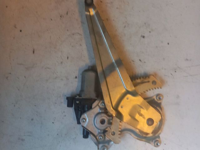 bontott SUZUKI SWIFT IV Jobb hátsó Ablakemelő Motor