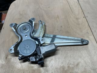 bontott SUZUKI SWIFT IV Jobb hátsó Ablakemelő Szerkezet (Elektromos)