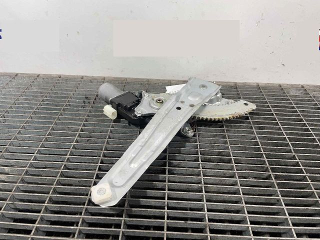 bontott SUZUKI SWIFT IV Jobb hátsó Ablakemelő Szerkezet (Elektromos)