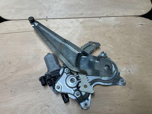 bontott SUZUKI SWIFT IV Jobb hátsó Ablakemelő Szerkezet (Elektromos)