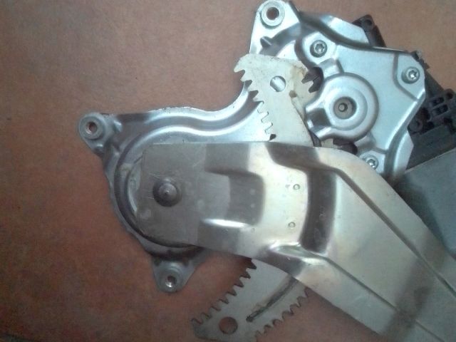 bontott SUZUKI SWIFT IV Jobb hátsó Ablakemelő Szerkezet (Elektromos)